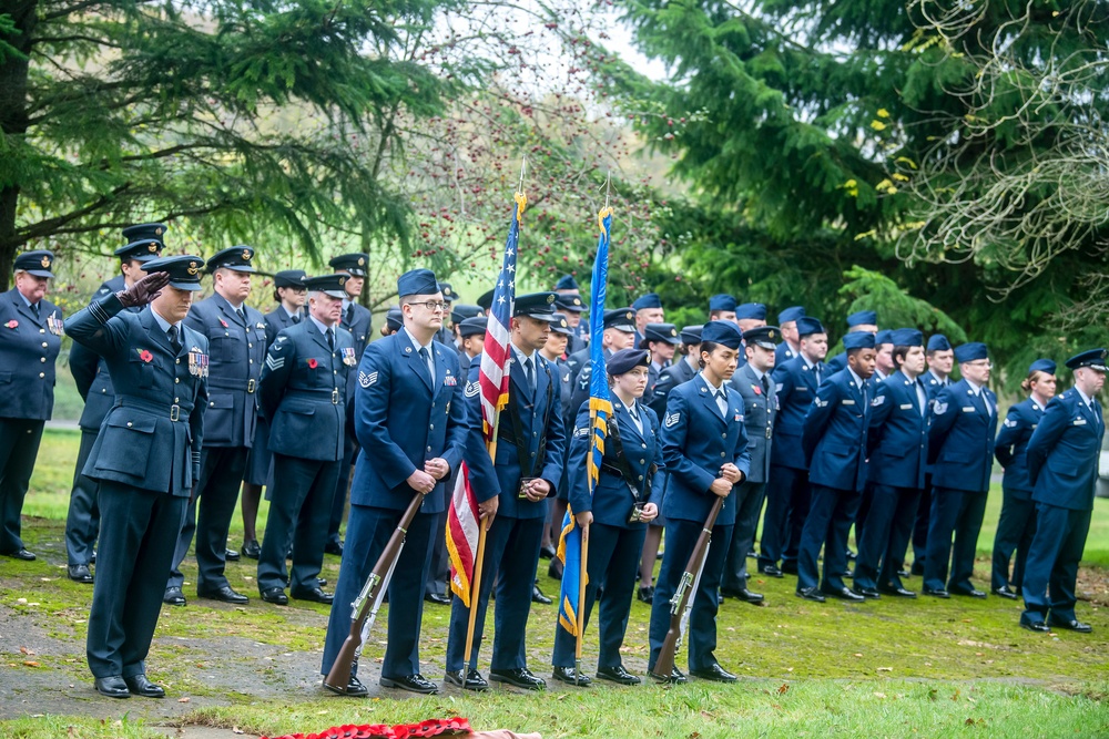 US, UK honor veterans at Remembrance Day ceremony