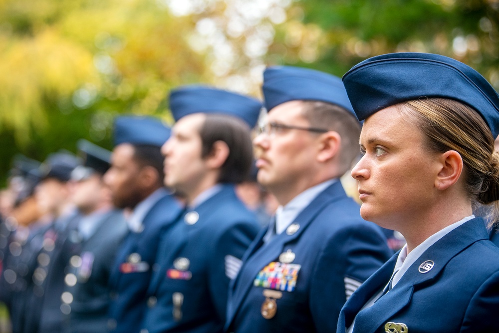 US, UK honor veterans at Remembrance Day ceremony