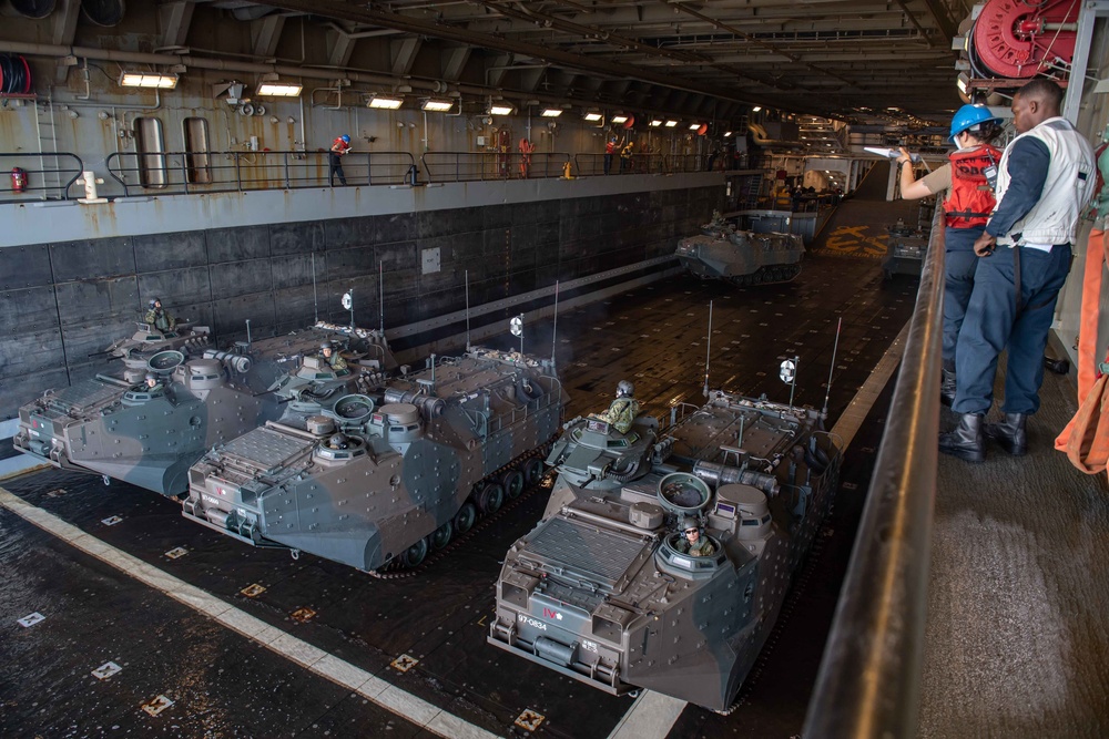 Amphibious Assault Vehicle and Combat Ready Raiding Craft Operations aboard USS New Orleans November 9, 2022