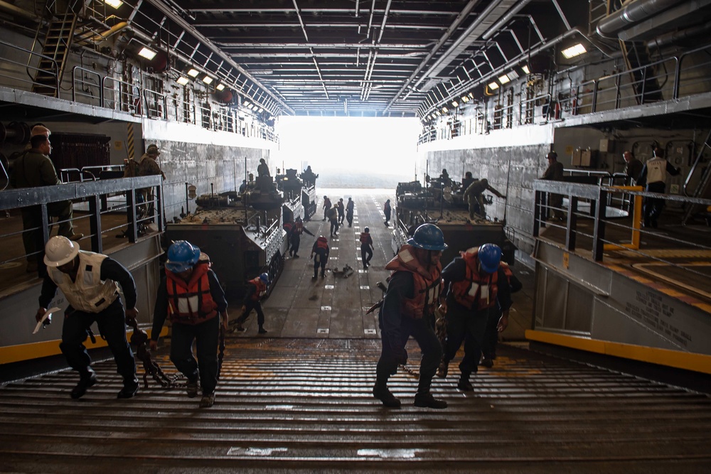Amphibious Assault Vehicle and Combat Ready Raiding Craft Operations aboard USS New Orleans November 9, 2022