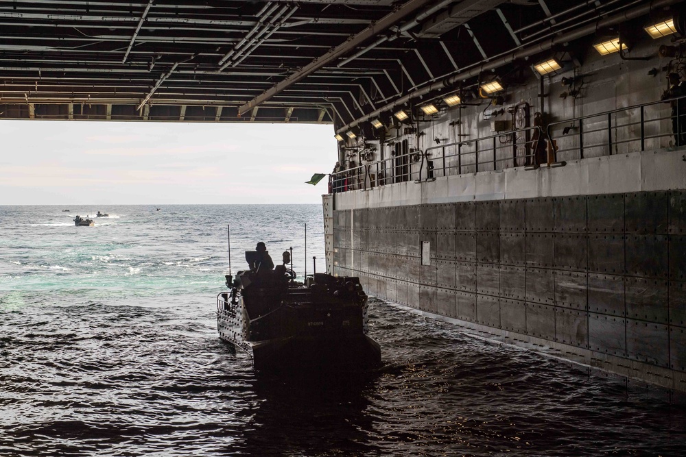 Amphibious Assault Vehicle and Combat Ready Raiding Craft Operations aboard USS New Orleans November 9, 2022