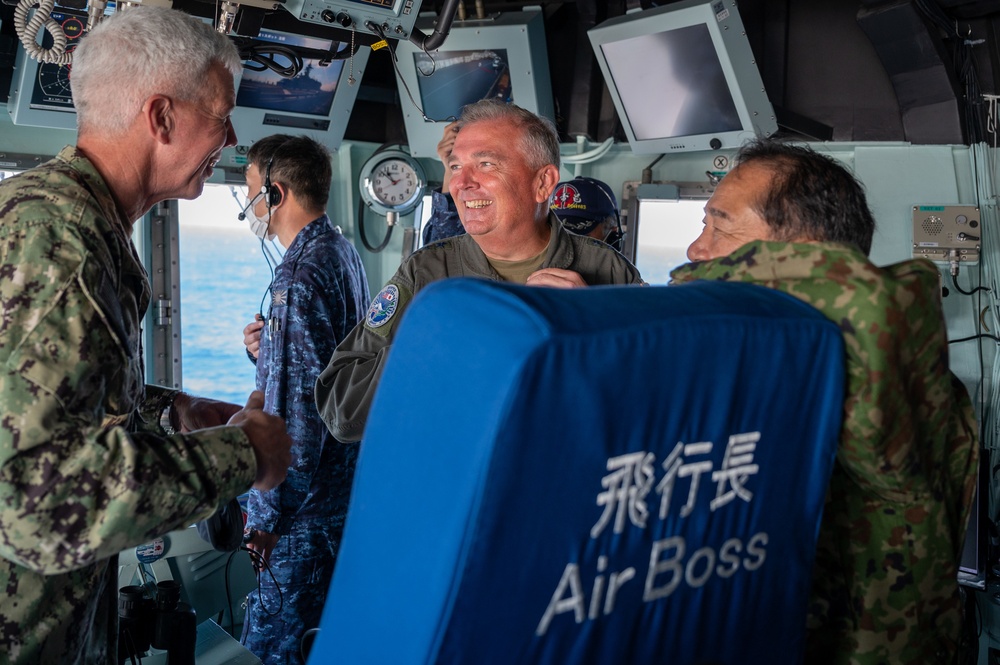 COMUSFJ, JJS CoS visit JS Izumo during Exercise Keen Sword 23