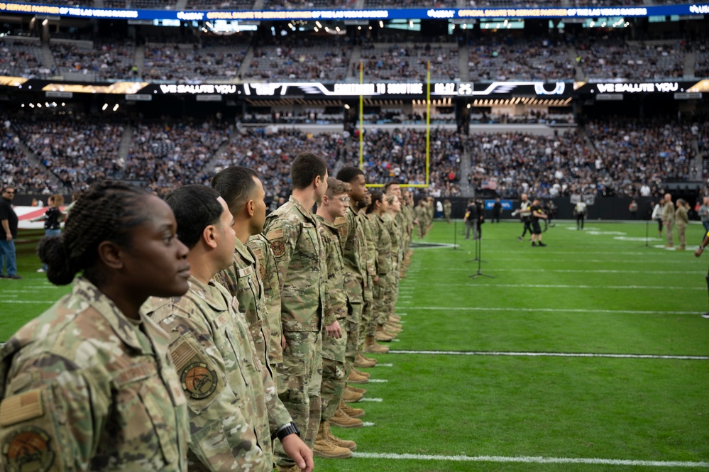 Las Vegas Raiders salute, honor military at Salute to Service