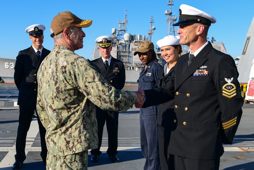 DVIDS - Images - Vice Adm. Kitchener welcomes USS Zumwalt crew home ...