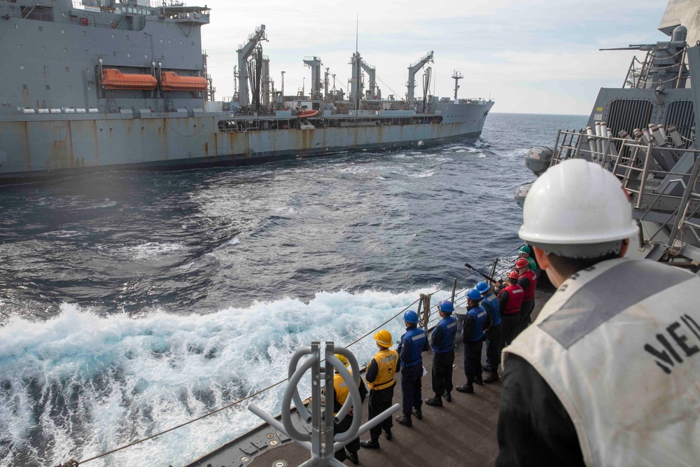 USS Farragut (DDG 99) Performs Replenishment-at-Sea