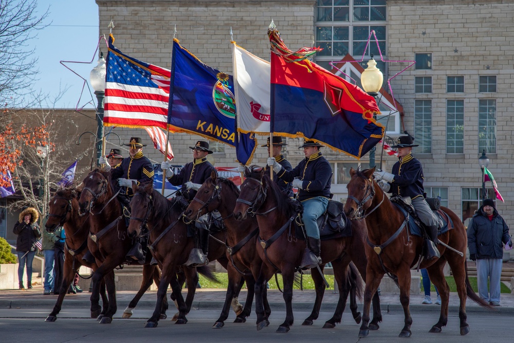 1ID Participates in Manhattan, KS Veterans Day Parade