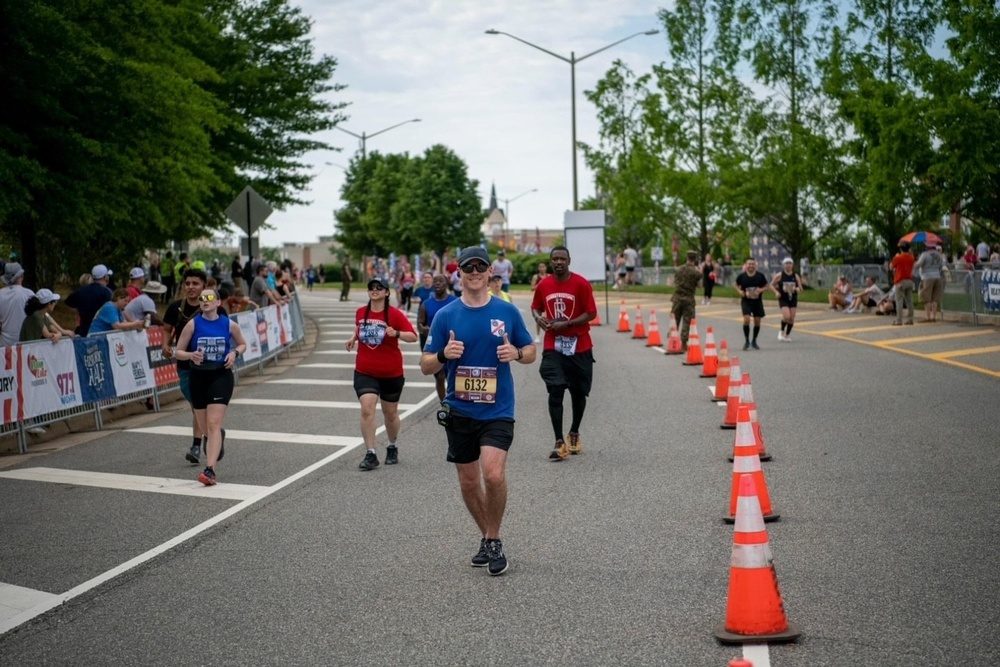 MCESG HQ Marine runs the Devil Dog Double race