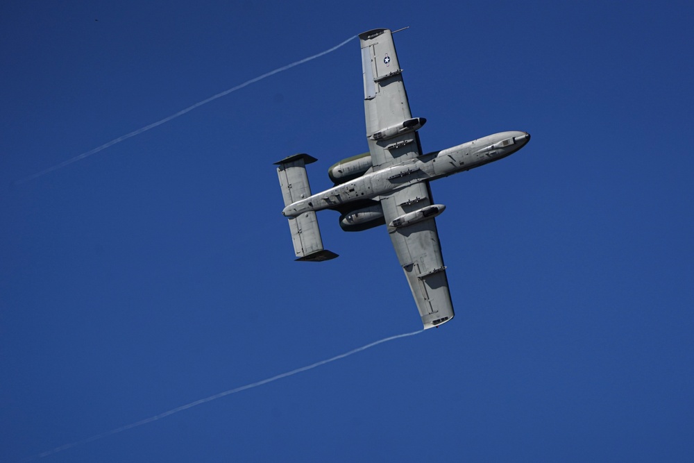 Blue Angels fly the homecoming air show in Pensacola