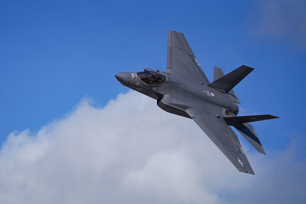 Blue Angels fly the homecoming air show in Pensacola