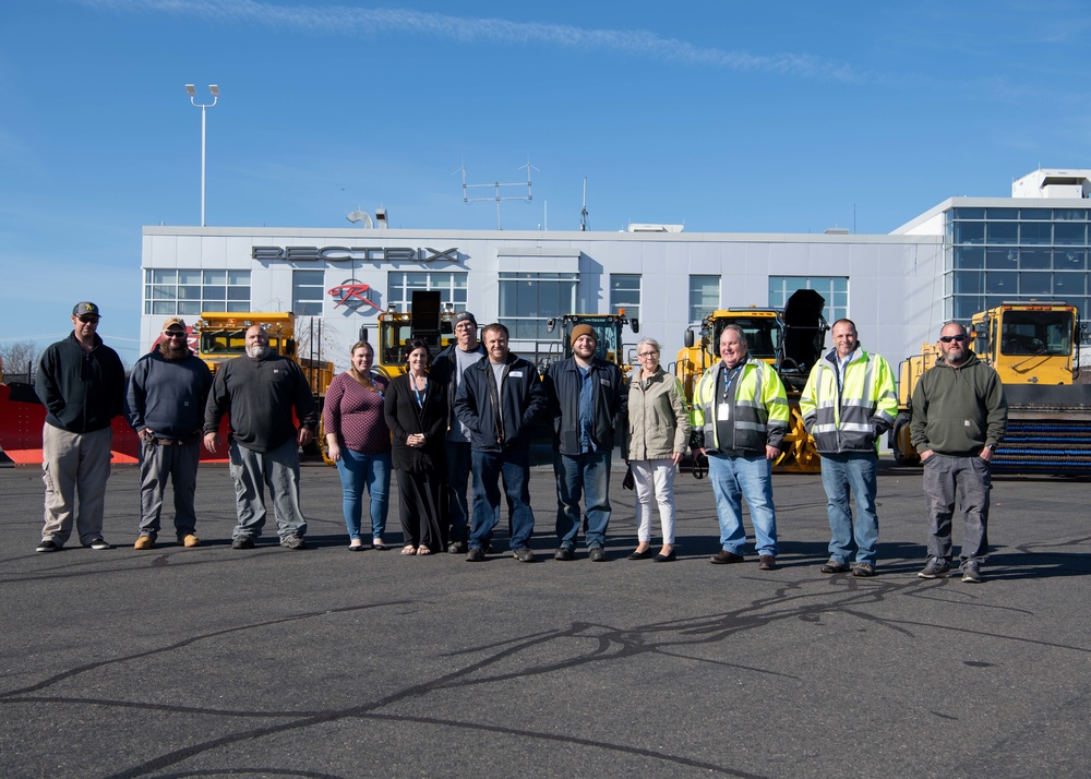 104FW and Westfield-Barnes Regional Airport prepare for snow removal