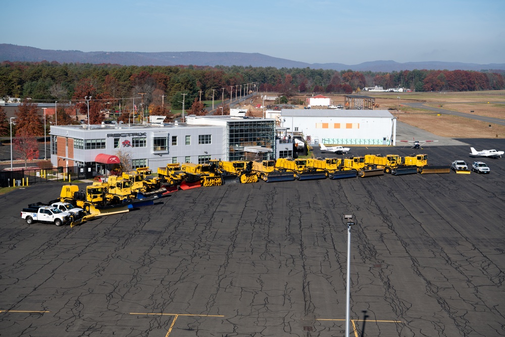 104FW and Westfield-Barnes Regional Airport prepare for snow removal