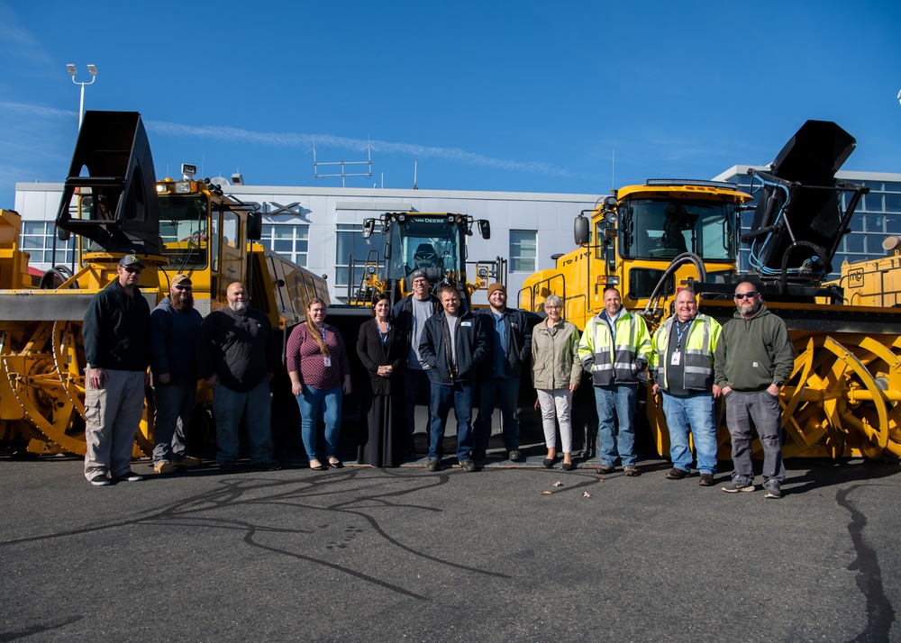 104FW and Westfield-Barnes Regional Airport prepare for snow removal