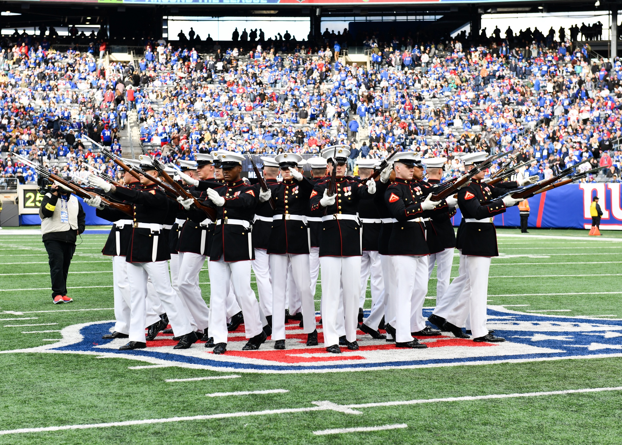 DVIDS - Images - The US Marine Silent Drill Team Performs at Halftime  During MetLife Stadium's Salute to Service Game [Image 19 of 22]