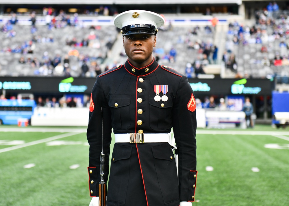 DVIDS - Images - The US Marine Silent Drill Team Performs at Halftime ...