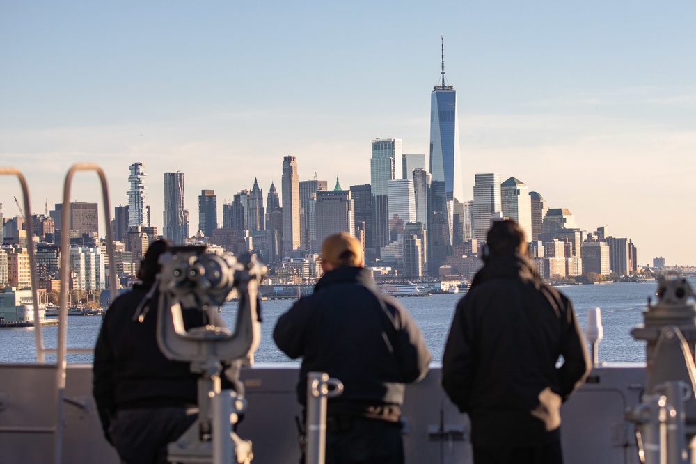 USS Arlington departs New York City