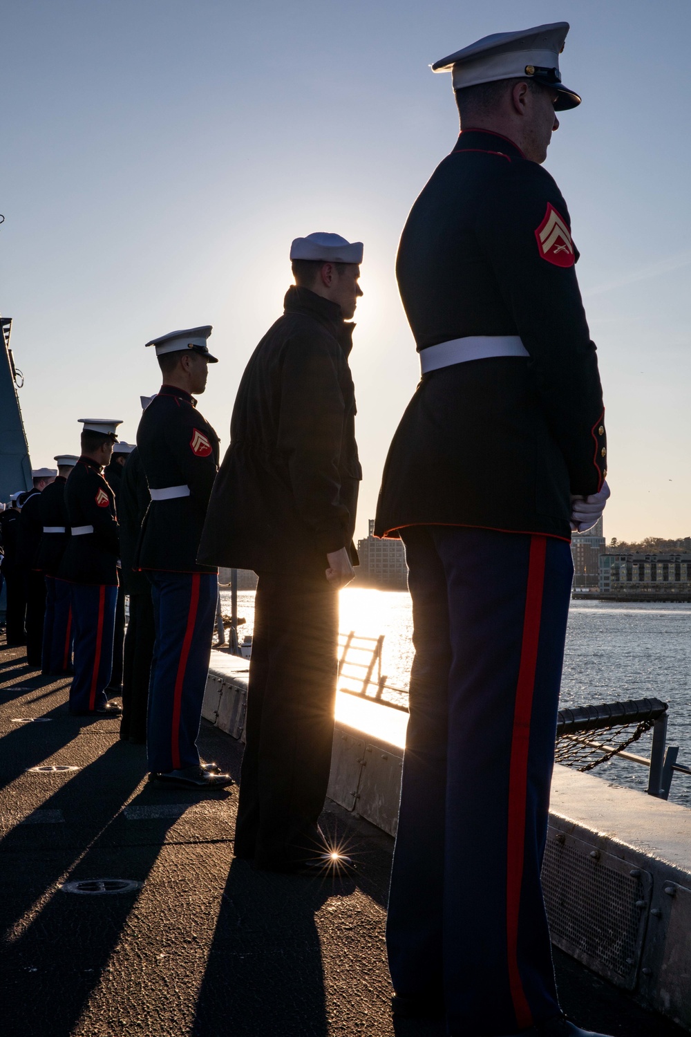 USS Arlington departs New York City