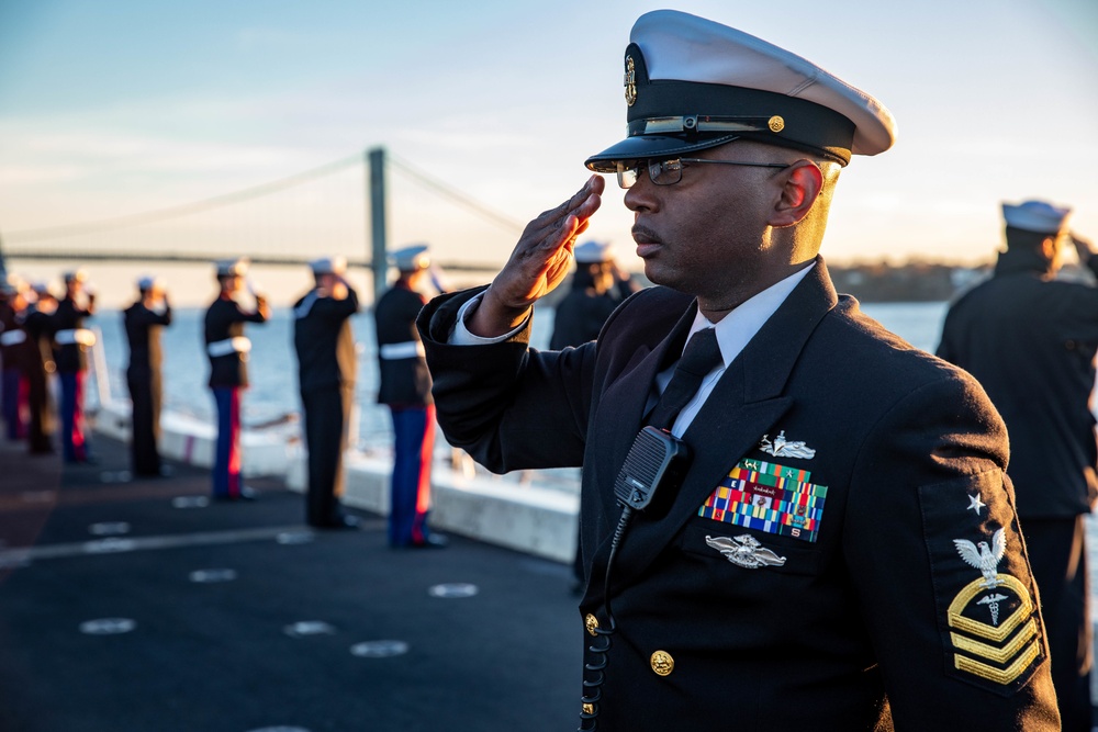 USS Arlington departs New York City