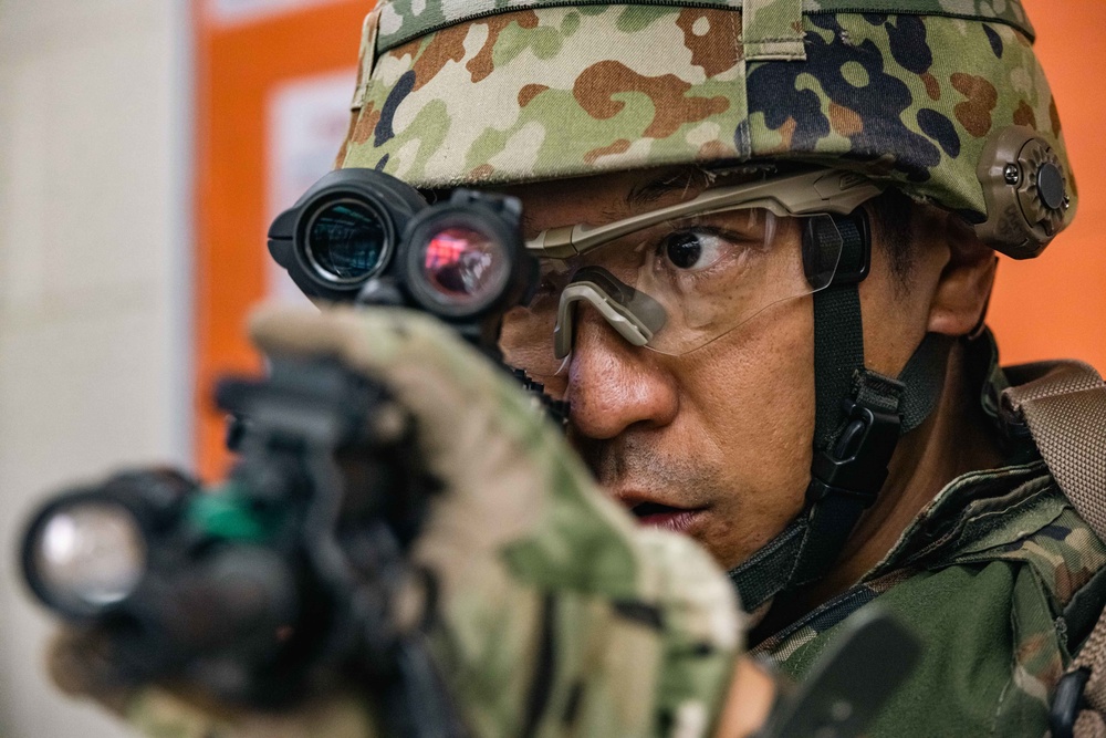 US Service members and members with Japan Ground Self-Defense Force conduct bilateral searches for Exercise Keen Sword 2023