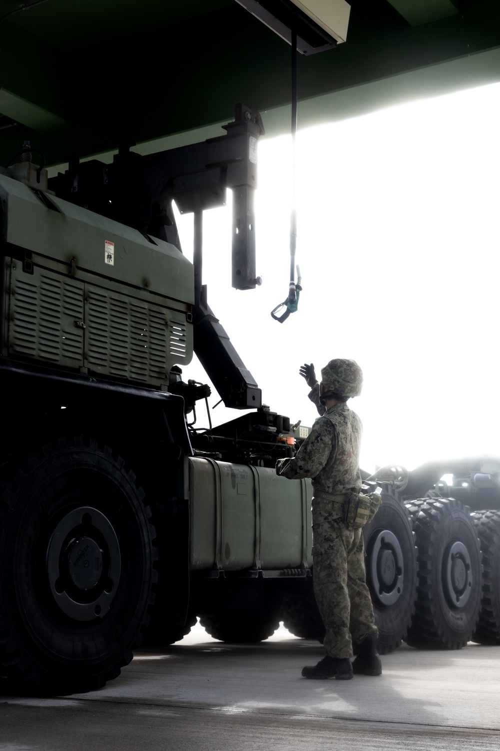 Keen Sword 23: U.S. Marines and JGSDF Members conduct a bilateral refuel