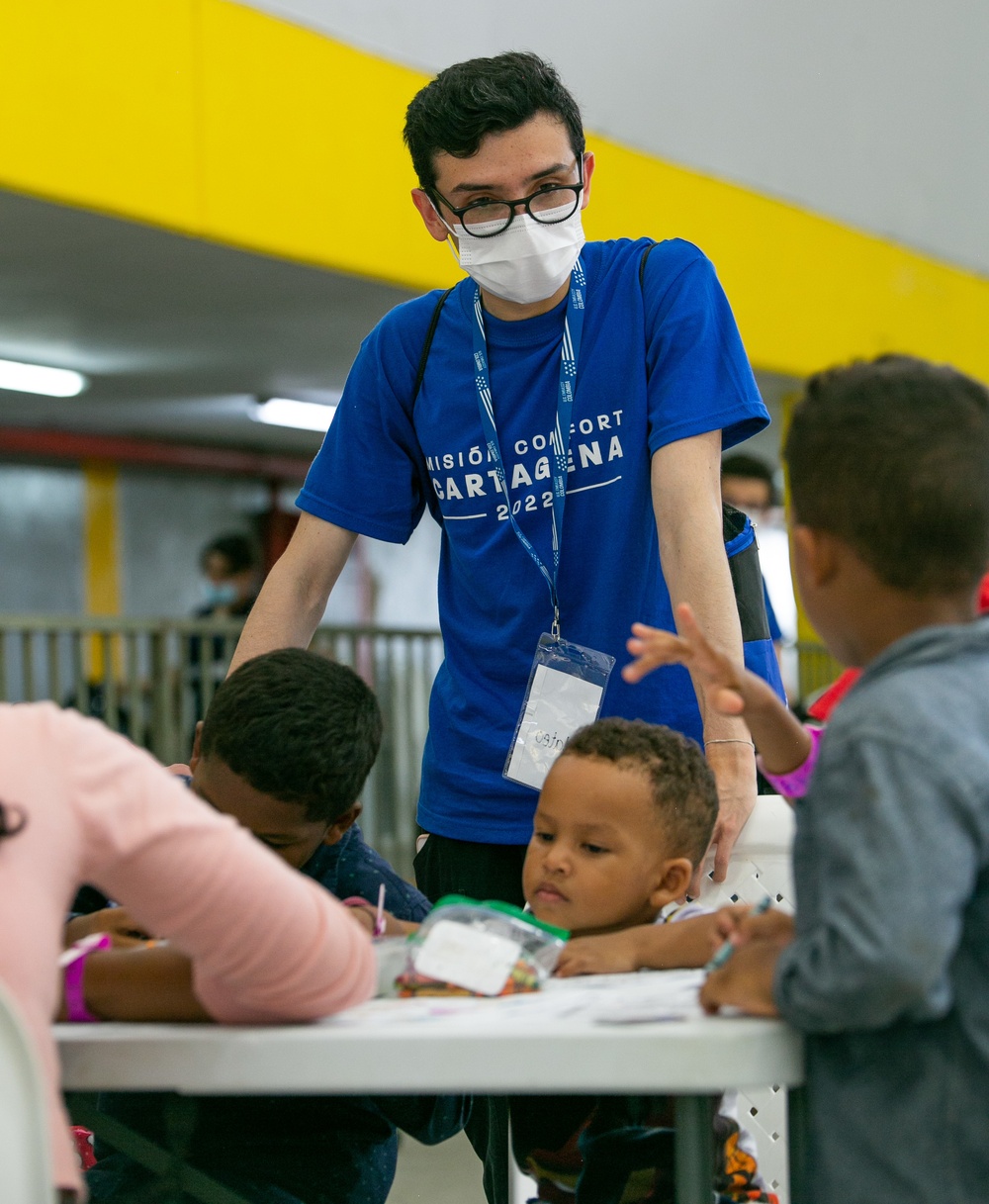 USNS Comfort medical site fully operational treating patients, Colombia