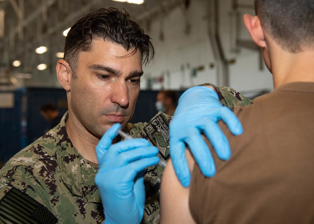 USS Carl Vinson (CVN 70) Conducts Flu Shot Exercise