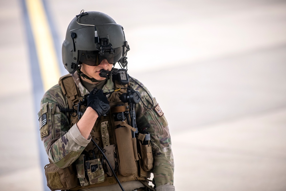Osprey spreads wings over Cambridge Veterans Day ceremony