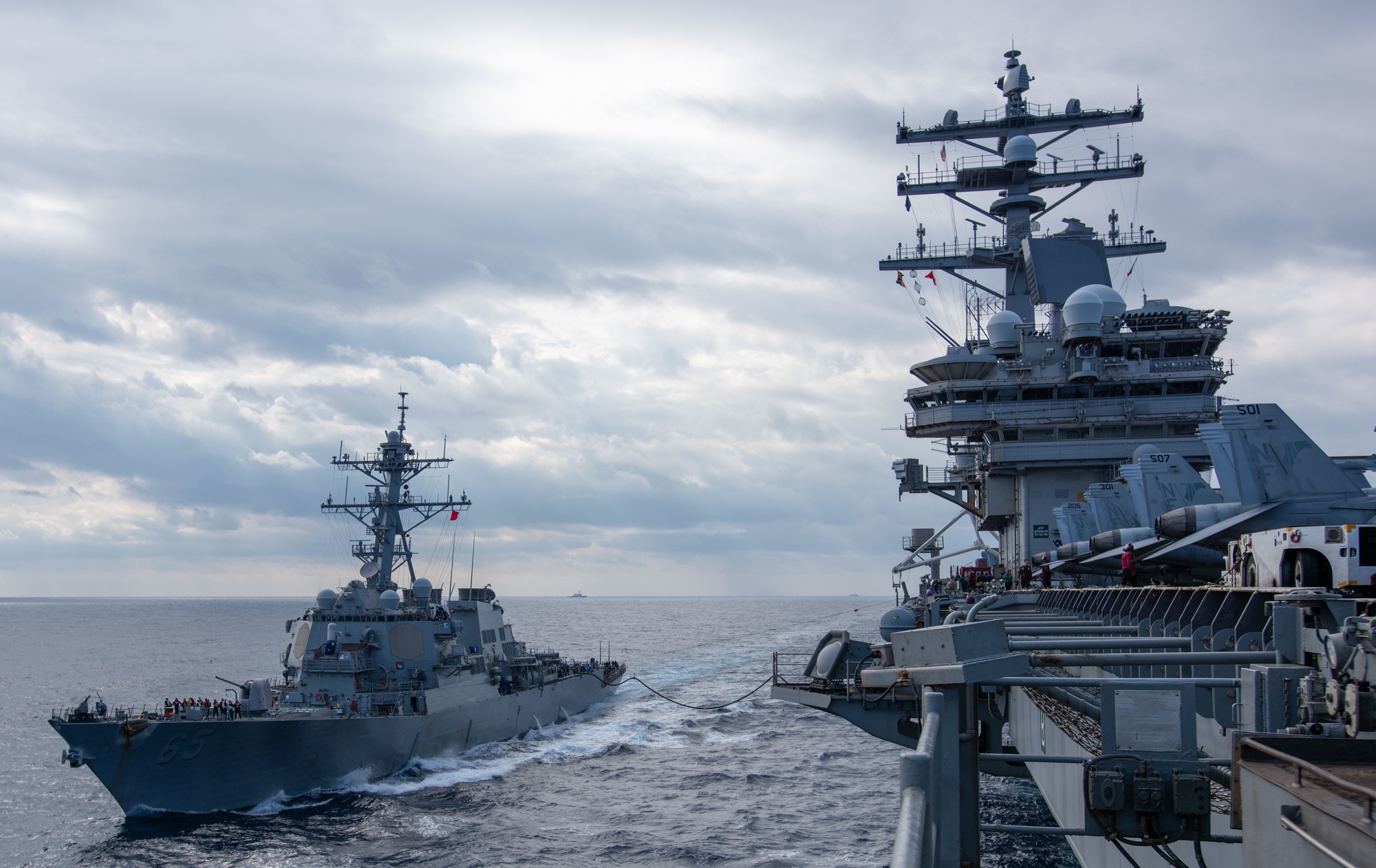 DVIDS - Images - USS Ronald Reagan (CVN 76) conducts fueling-at