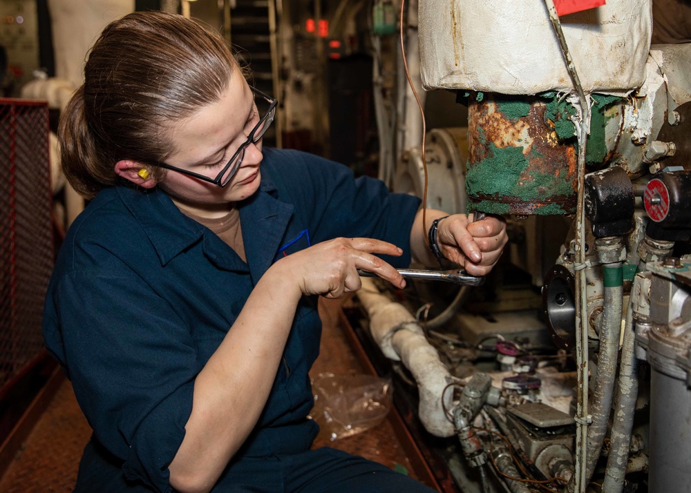 Daily operations aboard USS George H.W. Bush (CVN 77)