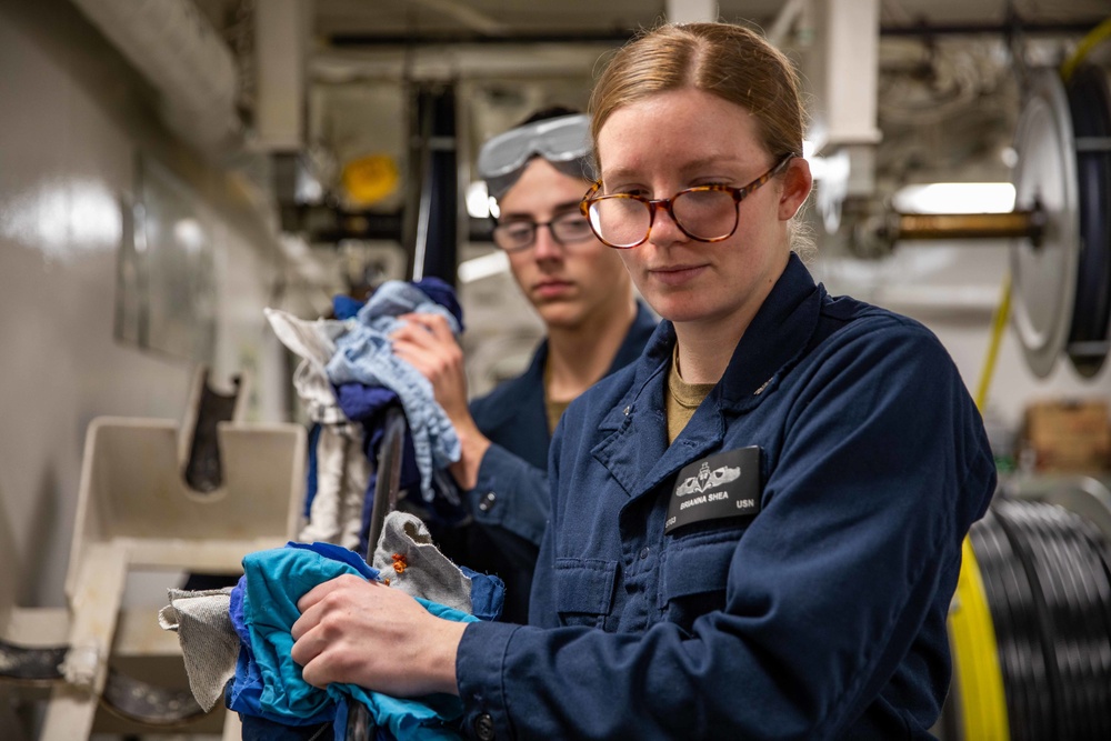 221109-N-HD110-0291 221109-N-HD110-0291