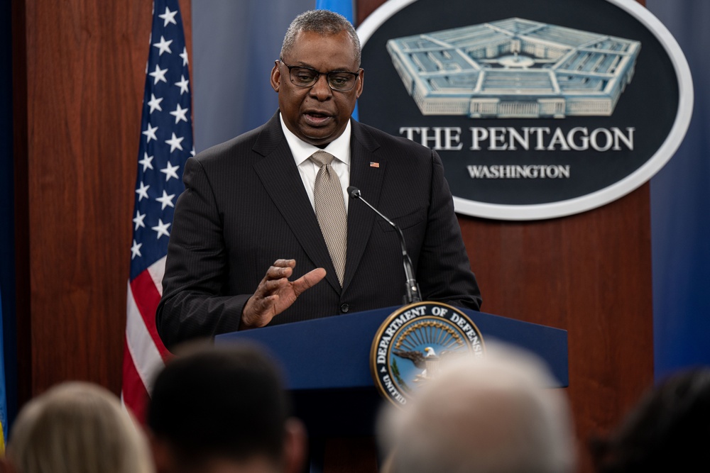 SECDEF and CJCS Conduct Press Briefing