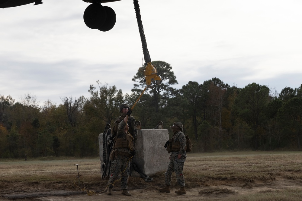 Combat Logistics Battalion 22 conducts helicopter support team operations