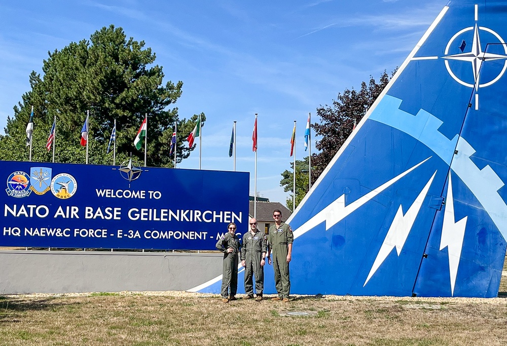 Electromagnetic spectrum operations instructors provide training in Germany