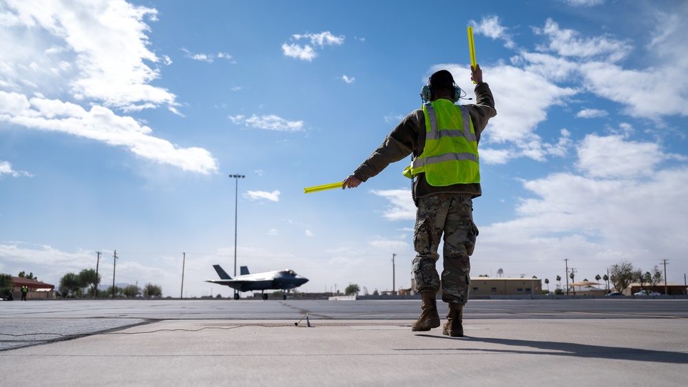F-35 Lightning II Performs Hot Pit Exercise