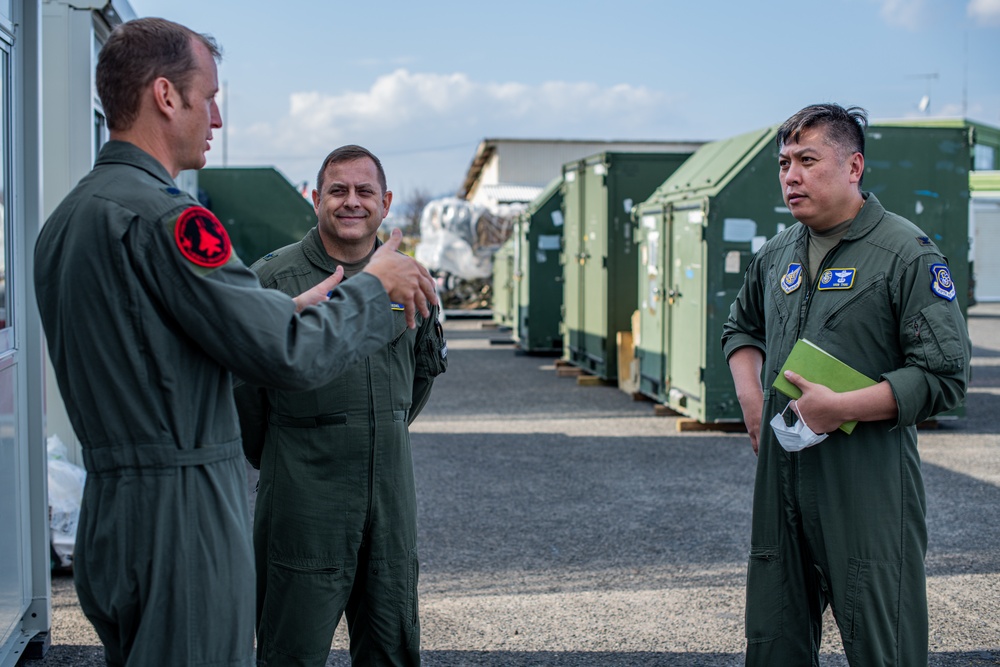 5th AF DCOM visits Tsuiki Air Base ATR