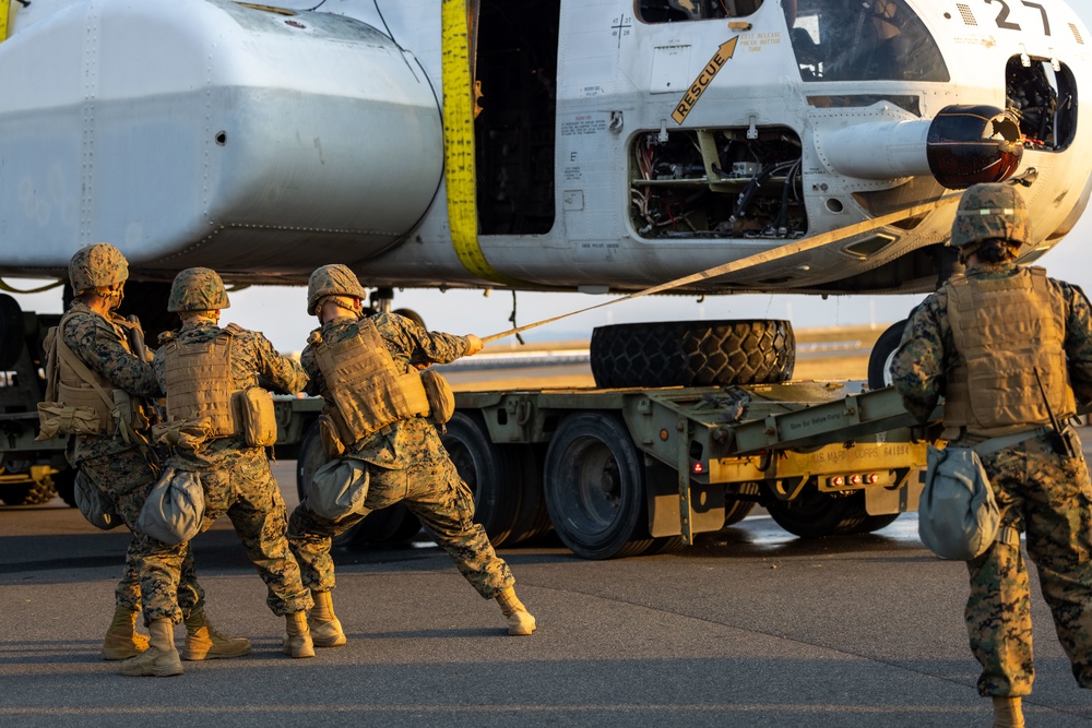 Exercise Active Shield 2022: US Marines conduct an aircraft recovery operation Exercise Active Shield 2022: US Marines conduct an aircraft recovery operation