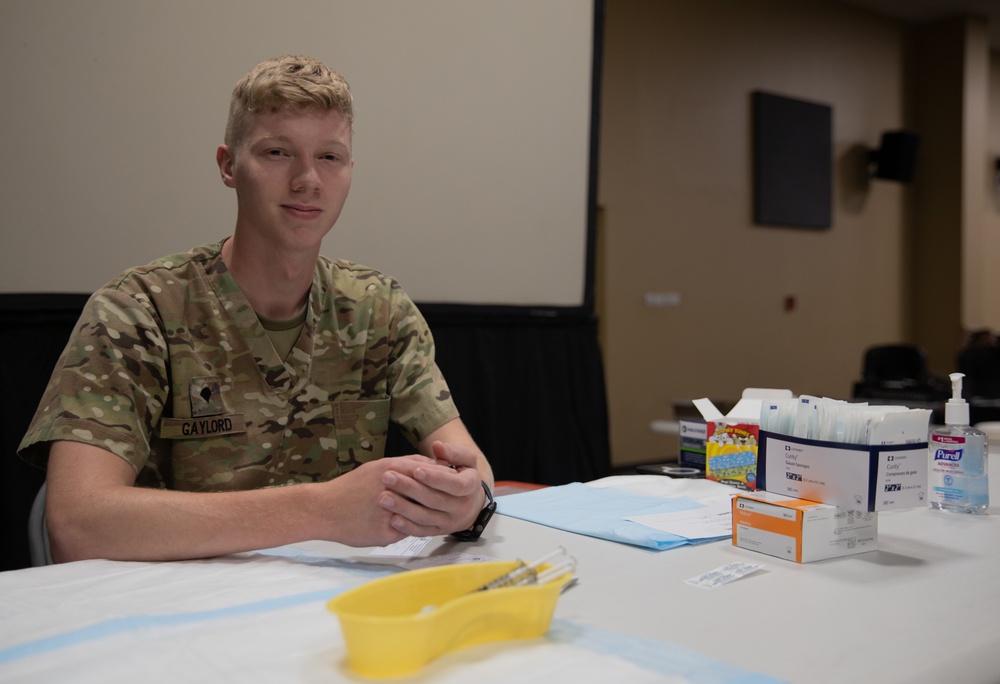 709th Medical Company Area Support Administers Flu Vaccinations at Camp Arifjan, Kuwait