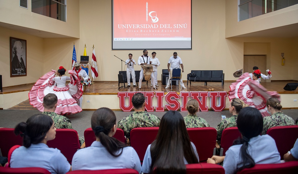 USNS Comfort at the Universidad del Sinu