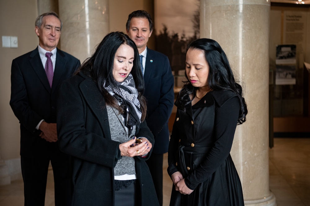 Members of the U.S. Bureau of Reclamation Visit ANC and Participate in a Public Wreath-Laying Ceremony at the Tomb of the Unknown Soldier