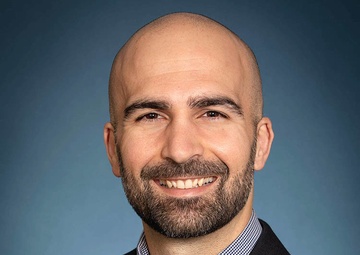 NUWC Division Newport mechanical engineer wins ASNE Rosenblatt Young Naval Engineer Award