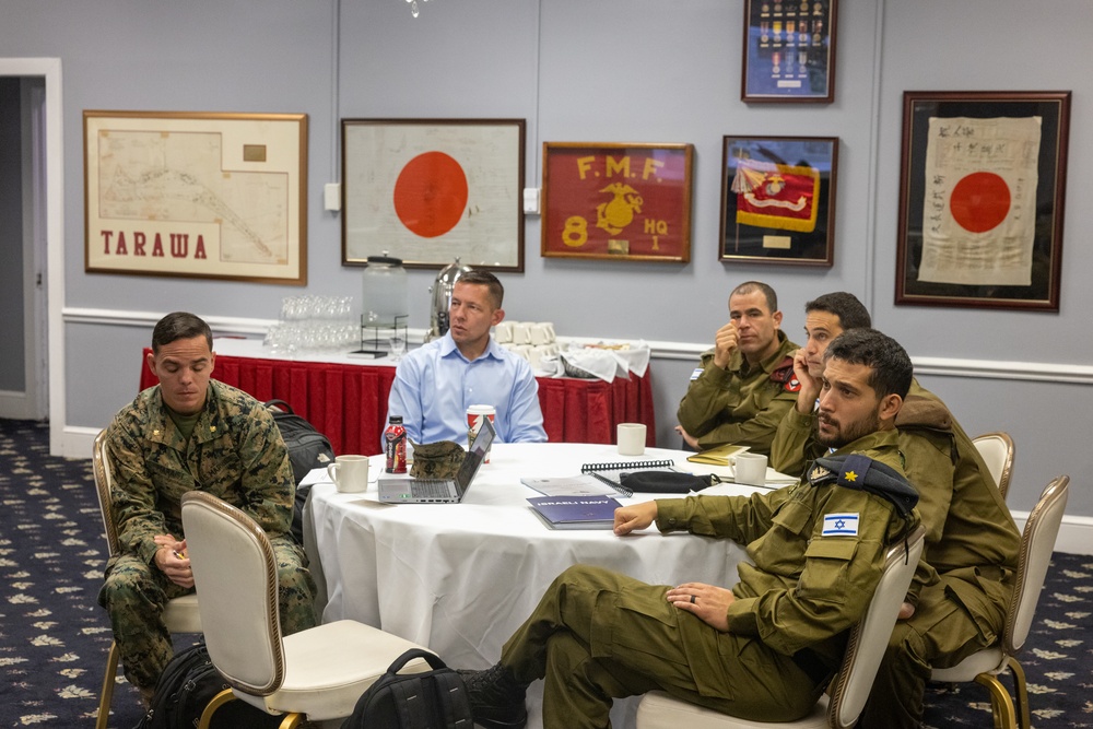 IDF Meets With II MEF Staff