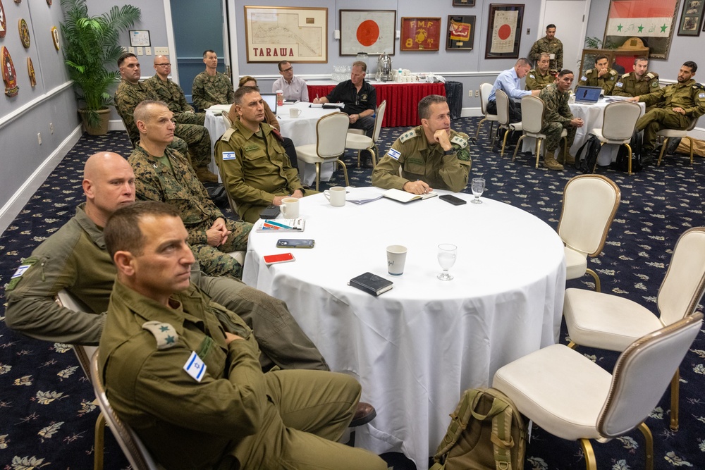 IDF Meets With II MEF Staff