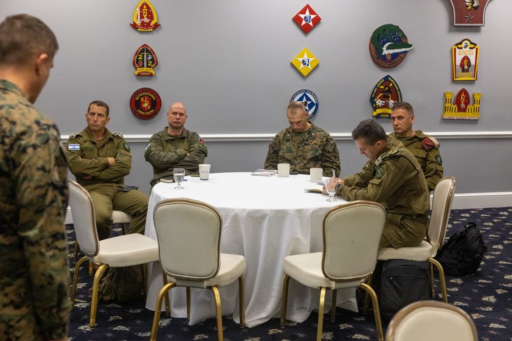 IDF Meets With II MEF Staff