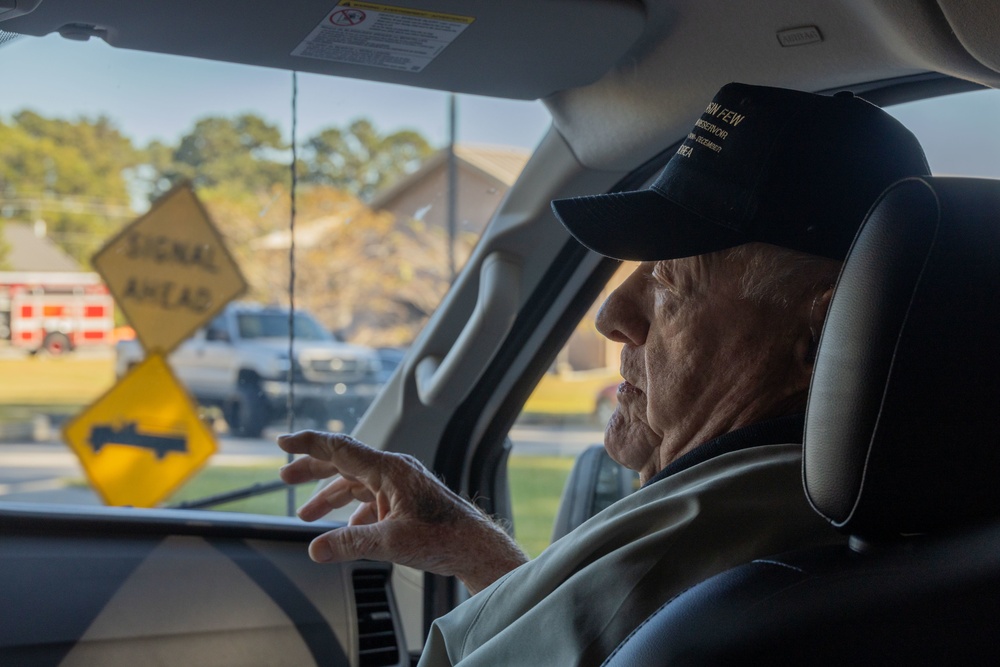 Chosin Few Visits MCAS Beaufort