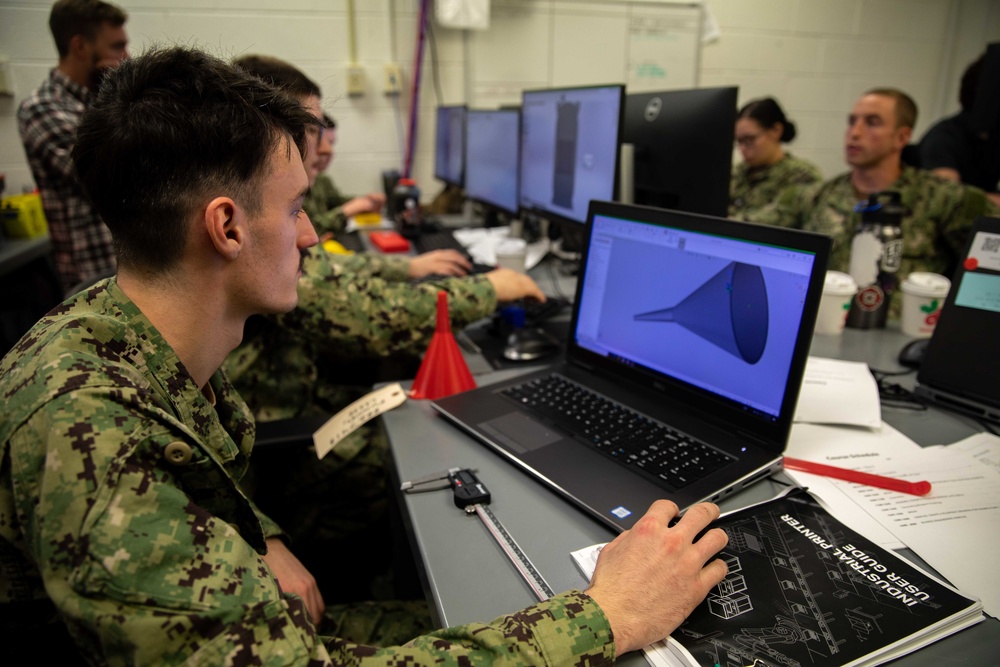 BATAAN SAILORS ATTEND 3D PRINTING COURSE