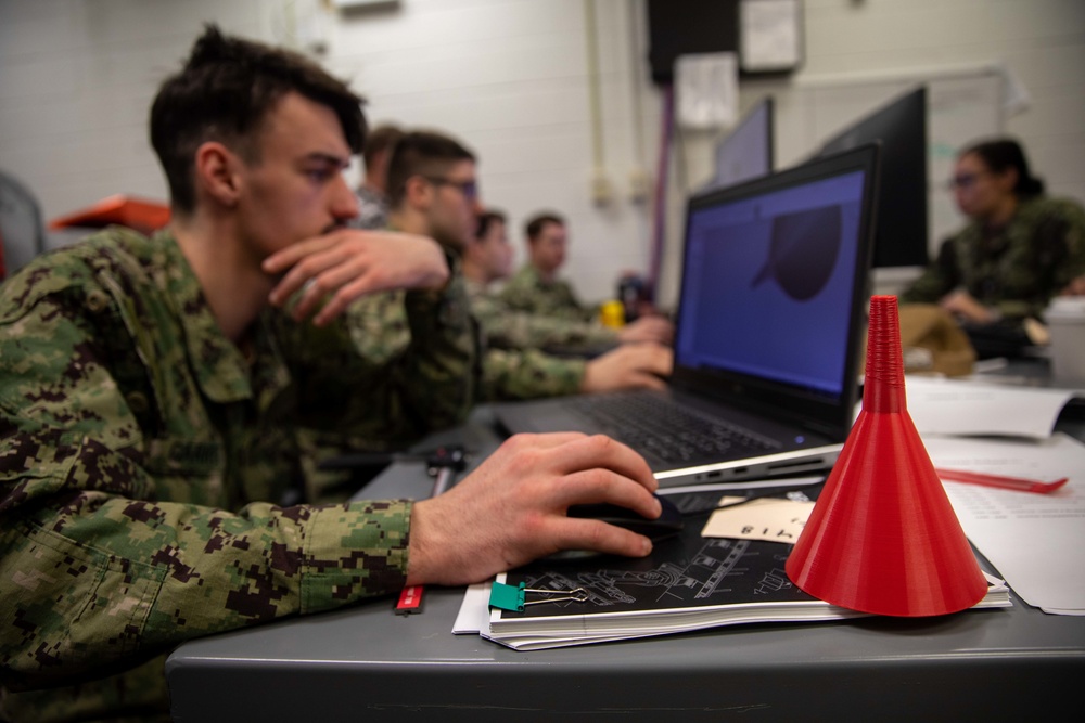 BATAAN SAILORS ATTEND 3D PRINTING COURSE