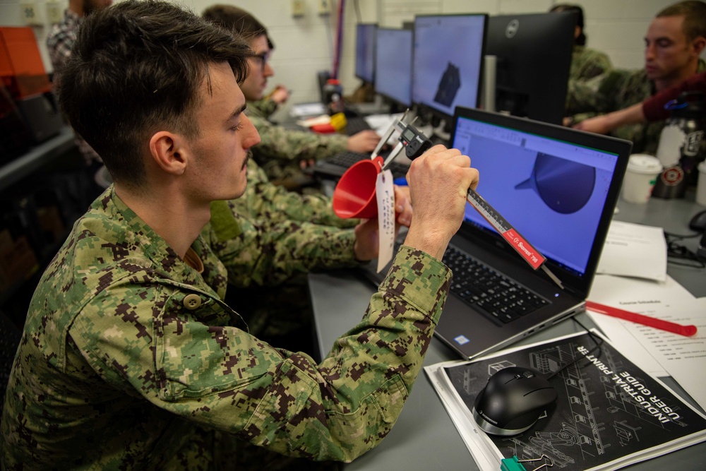 BATAAN SAILORS ATTEND 3D PRINTING COURSE
