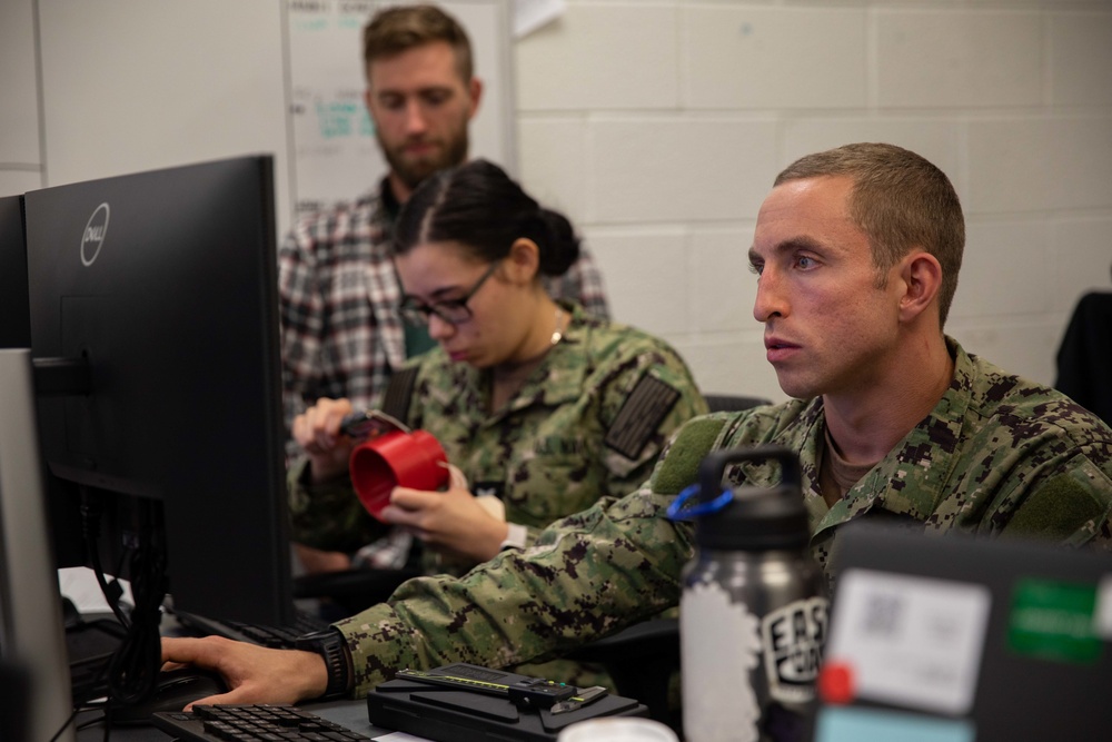 BATAAN SAILORS ATTEND 3D PRINTING COURSE