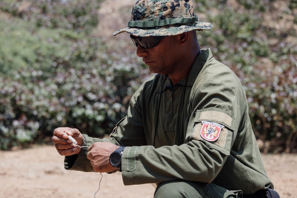 Demolition Range – EOD Marines Train the PNTL EOD Team