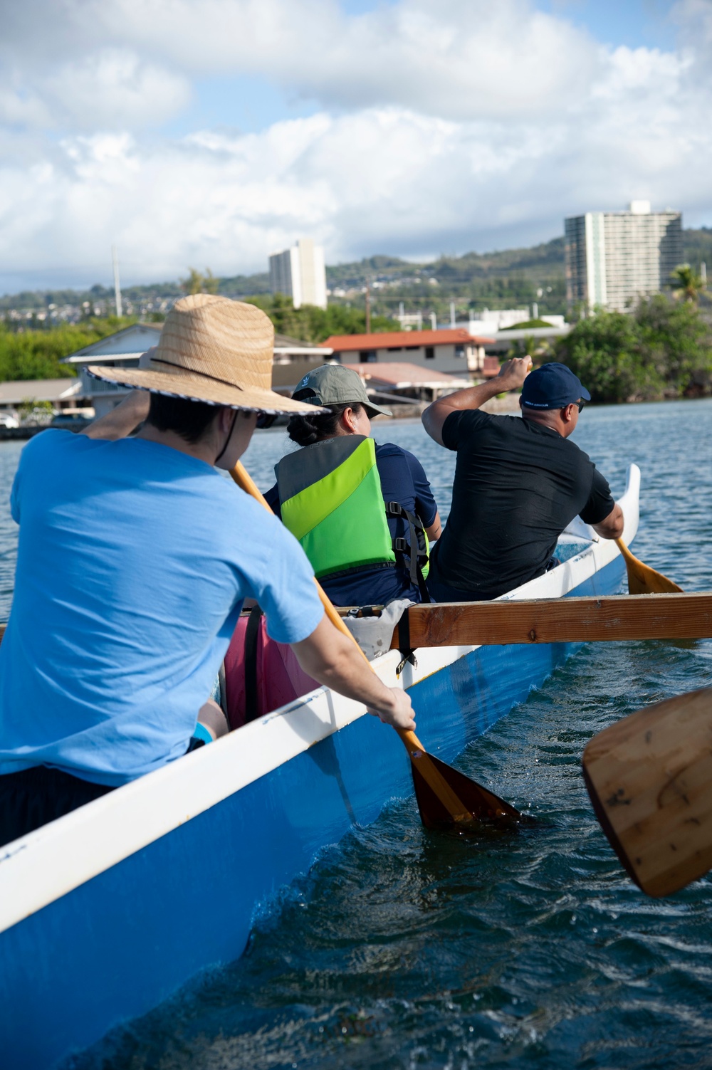 Wounded Warriors participate in outrigger canoe paddling as part of Warrior Care Month