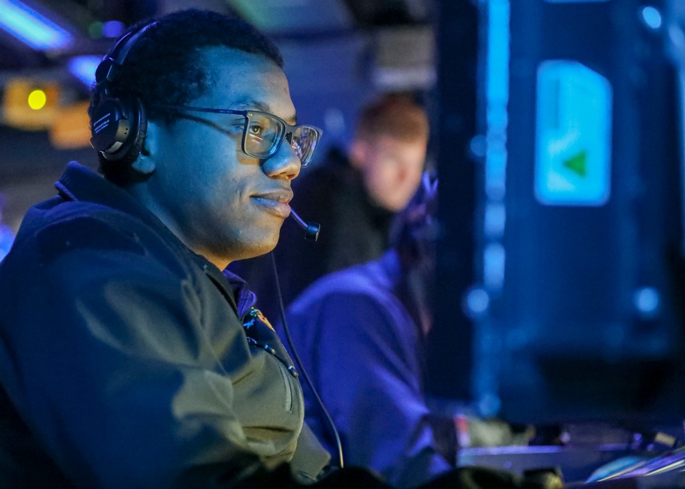 Fire Controlman Monitors Weapons Systems During Keen Sword